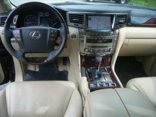 2011 Lexus LX 570 used Car looks like brand new